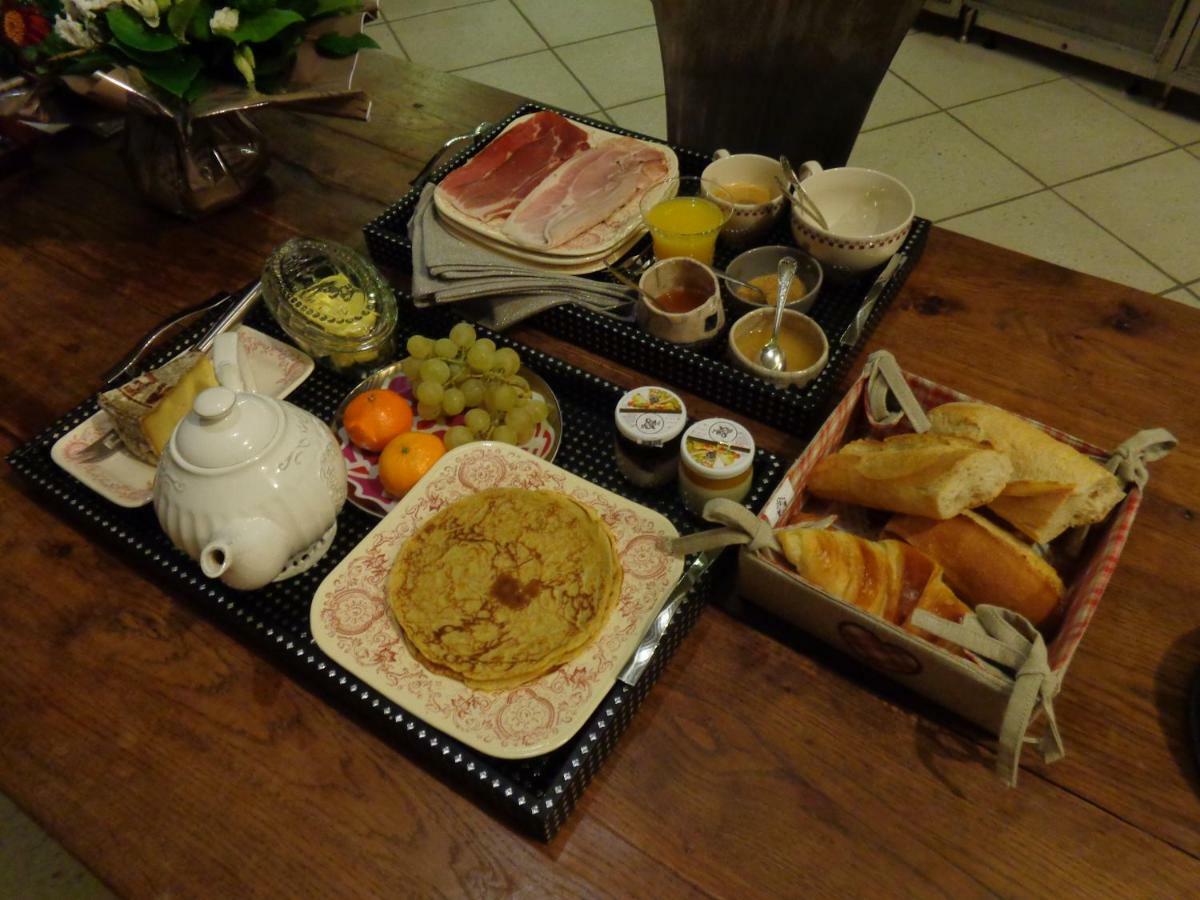 La Tour De Quinsonnas Bed and Breakfast Serezin-de-la-Tour Eksteriør billede